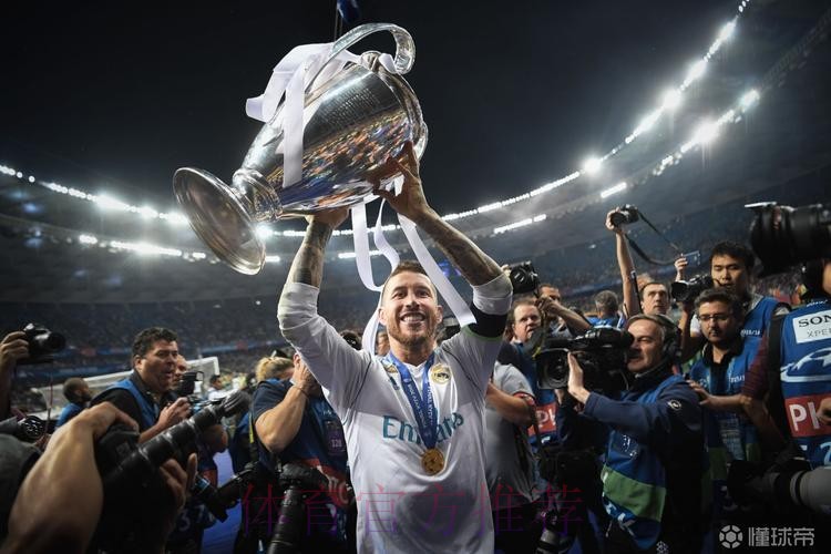 皇马联赛战毕巴大名单：拉莫斯&本泽马领衔